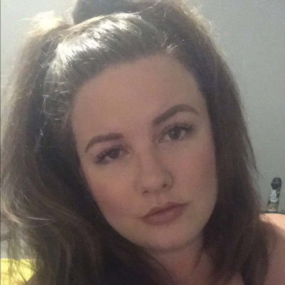 Meet your Posher, Haley - Picture 5 of 6